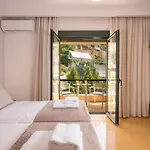 View - Heated Pool & Gym & Sauna - Majestic Views - 5 Min Drive From Center *