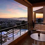 View - Heated Pool & Gym & Sauna - Majestic Views - 5 Min Drive From Center