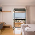 View - Heated Pool & Gym & Sauna - Majestic Views - 5 Min Drive From Center