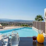 View - Heated Pool & Gym & Sauna - Majestic Views - 5 Min Drive From Center Villa *