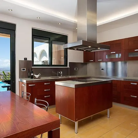 Βίλα View - Heated Pool & Gym - Majestic Views - 5 Min Drive From Center