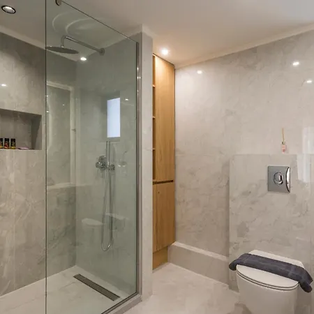 View - Heated Pool & Gym & Sauna - Majestic Views - 5 Min Drive From Center Villa *