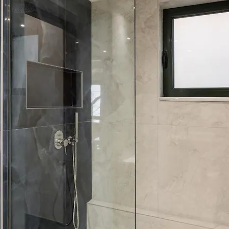 View - Heated Pool & Gym - Majestic Views - 5 Min Drive From Center