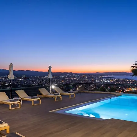 View - Heated Pool & Gym - Majestic Views - 5 Min Drive From Center Villa La Canea