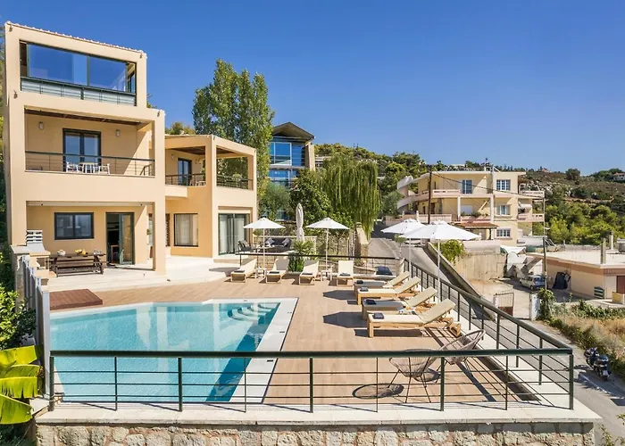 View - Heated Pool & Gym - Majestic Views - 5 Min Drive From Center *