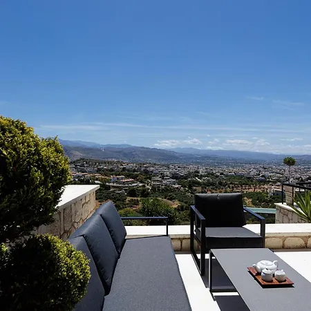 Villa View - Heated Pool & Gym & Sauna - Majestic Views - 5 Min Drive From Center Chania (Crete)