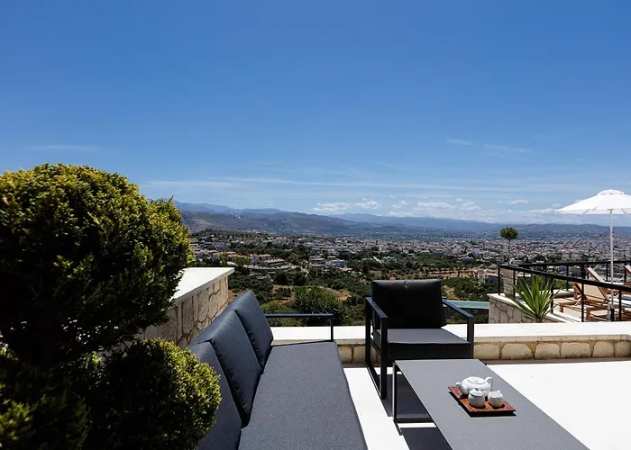 Villa View - Heated Pool & Gym - Majestic Views - 5 Min Drive From Center Chania (Crete)