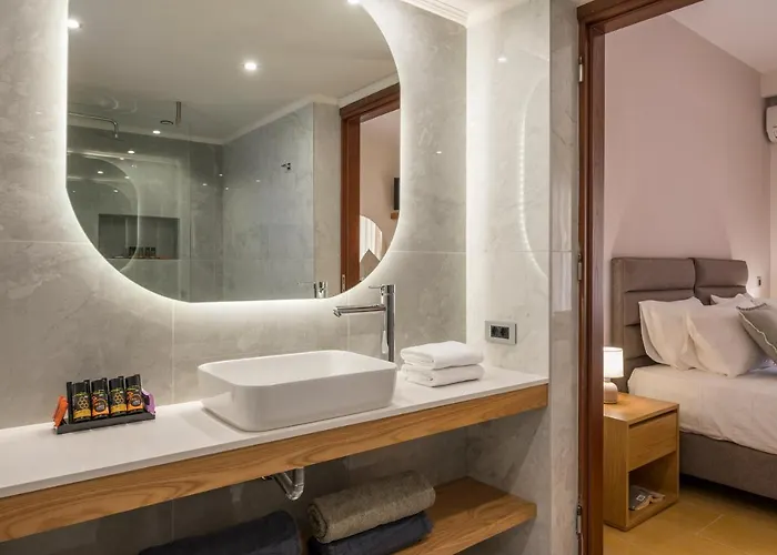 View - Heated Pool & Gym - Majestic Views - 5 Min Drive From Center *