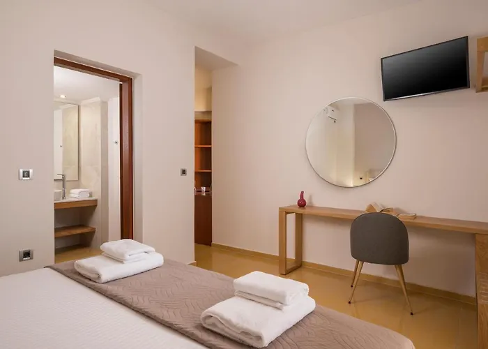 Villa View - Heated Pool & Gym - Majestic Views - 5 Min Drive From Center Chania (Crete)