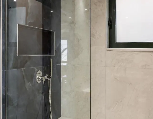 View - Heated Pool & Gym - Majestic Views - 5 Min Drive From Center